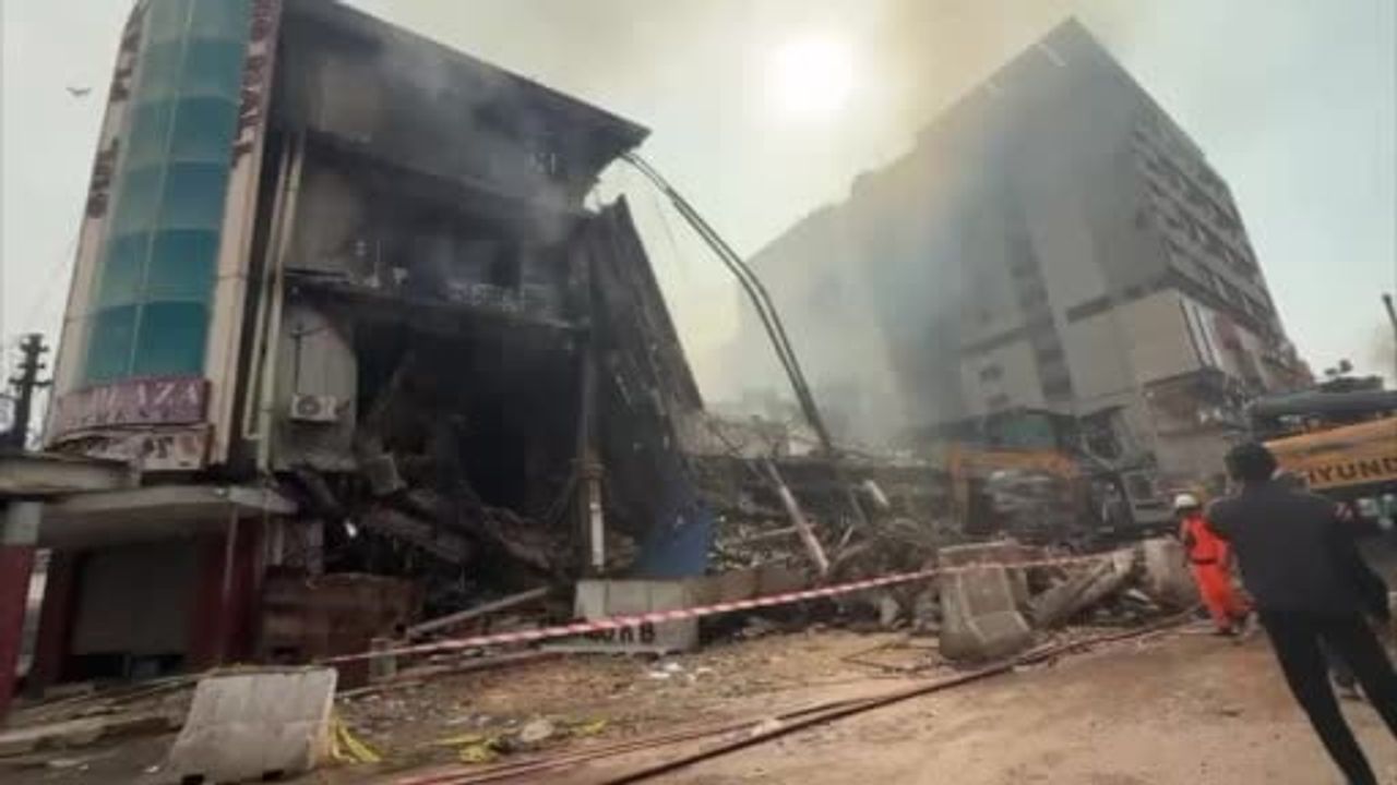 Karaçi'de Gul Plaza AVM Yangını: Can Kaybı 26’ya Yükseldi