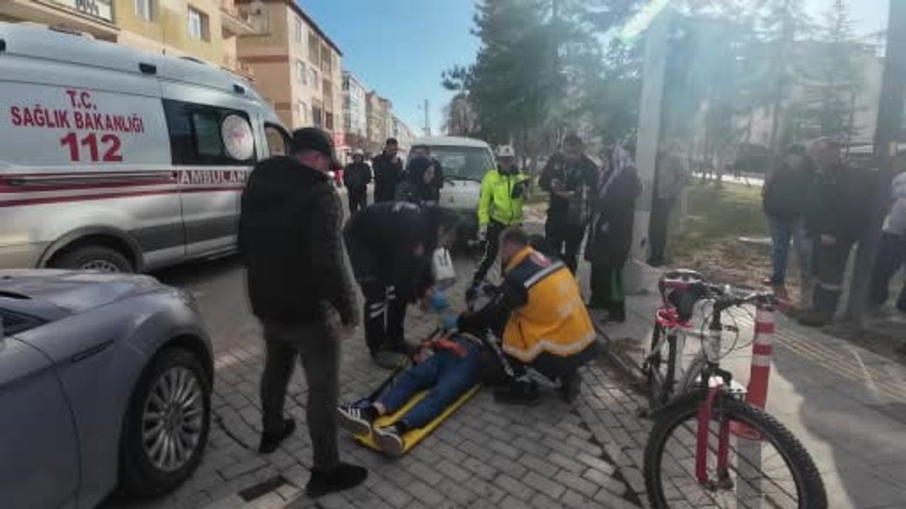 Karaman'da Bisiklet-Otomobil Çarpıştı: Sürücü Ağır Yaralandı