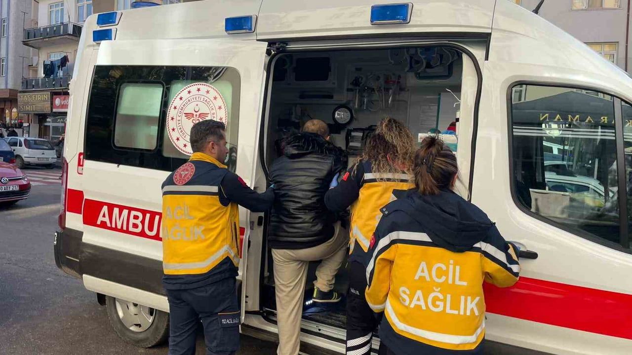 Karaman'da motosikletin çarptığı yaya yaralandı