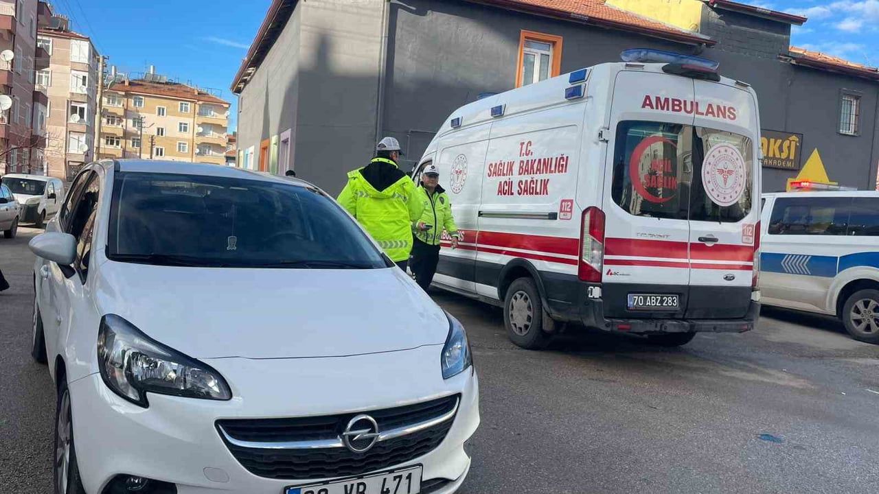 Karaman'da Otomobil ile Motosiklet Çarpıştı: Sürücü Yaralanmadı