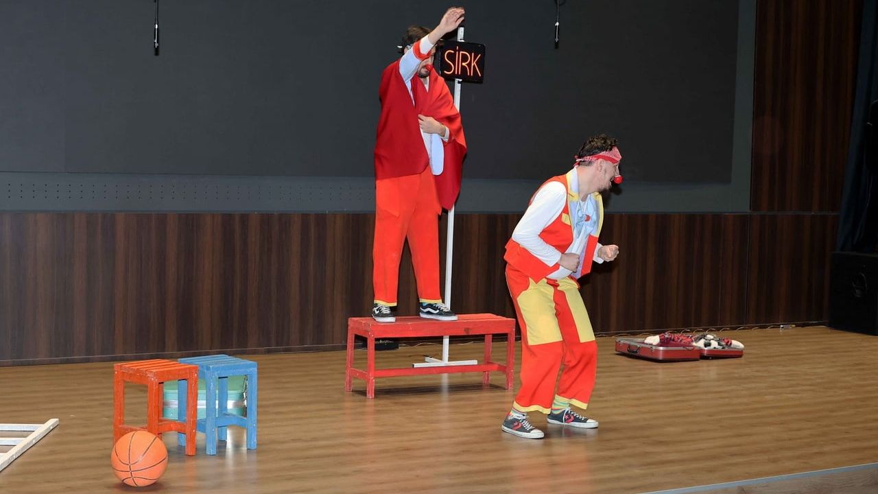 Karatay'da 'Okula Bir Sanat Mola': Yarıyılda Tiyatro ve Sinema