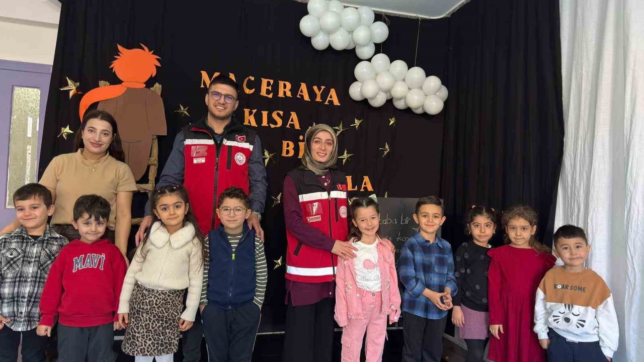 Karayazı'da İlk Karne Heyecanı: Şehit Çocuklarına Anlamlı Dokunuş