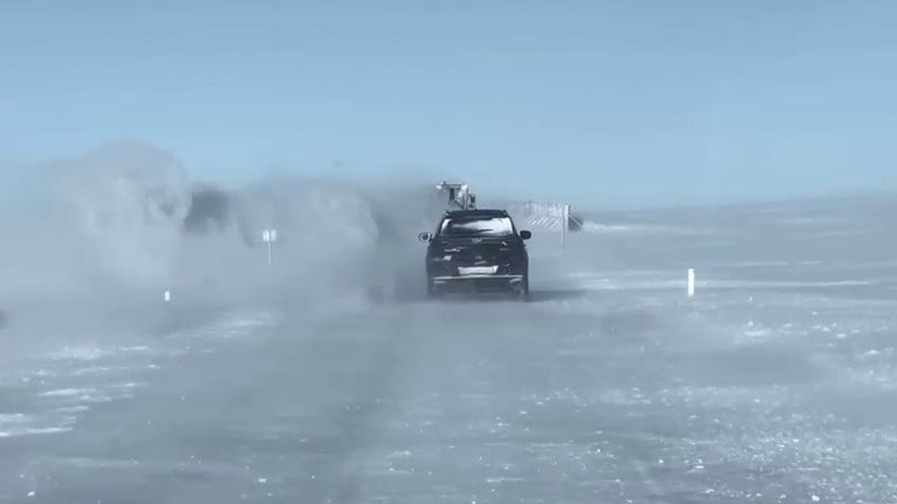 Karayazı'da 'Kurdo fırtınası': Hava -31°C, iki kişide yüz felci