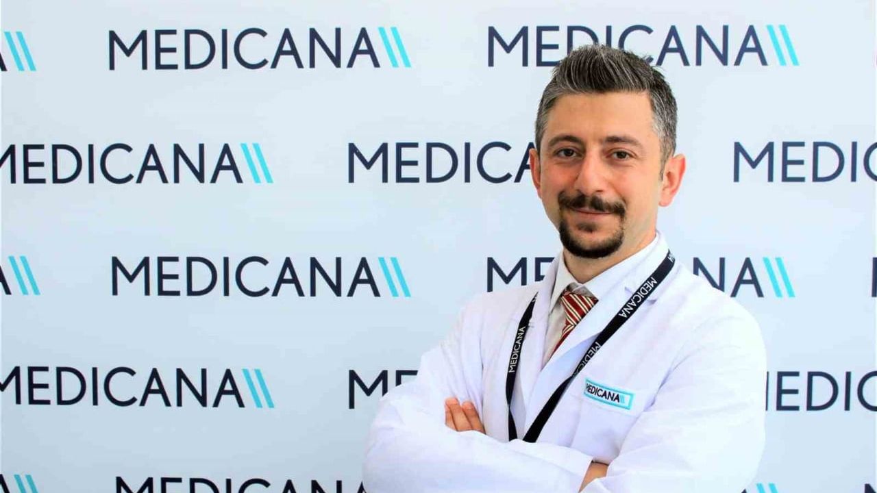 Karlı ve Buzlu Yollarda Güvenli Yürüyüş: Op. Dr. Gökhan Cansabuncu'nun Önerileri