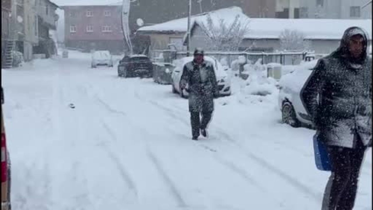 Karlıova’da Kar Yeniden Başladı: Bingöl İçin Kuvvetli Kar Uyarısı
