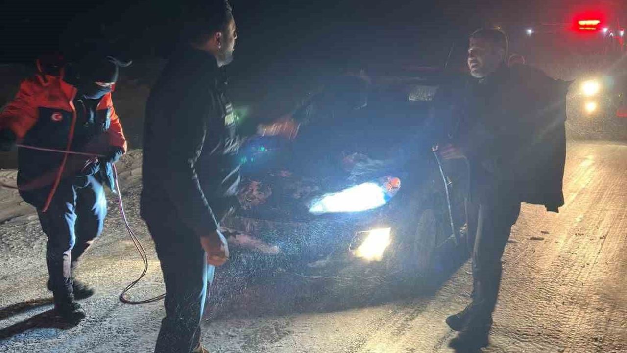 Kars'ta 200 Köy Yolu Ulaşıma Kapandı