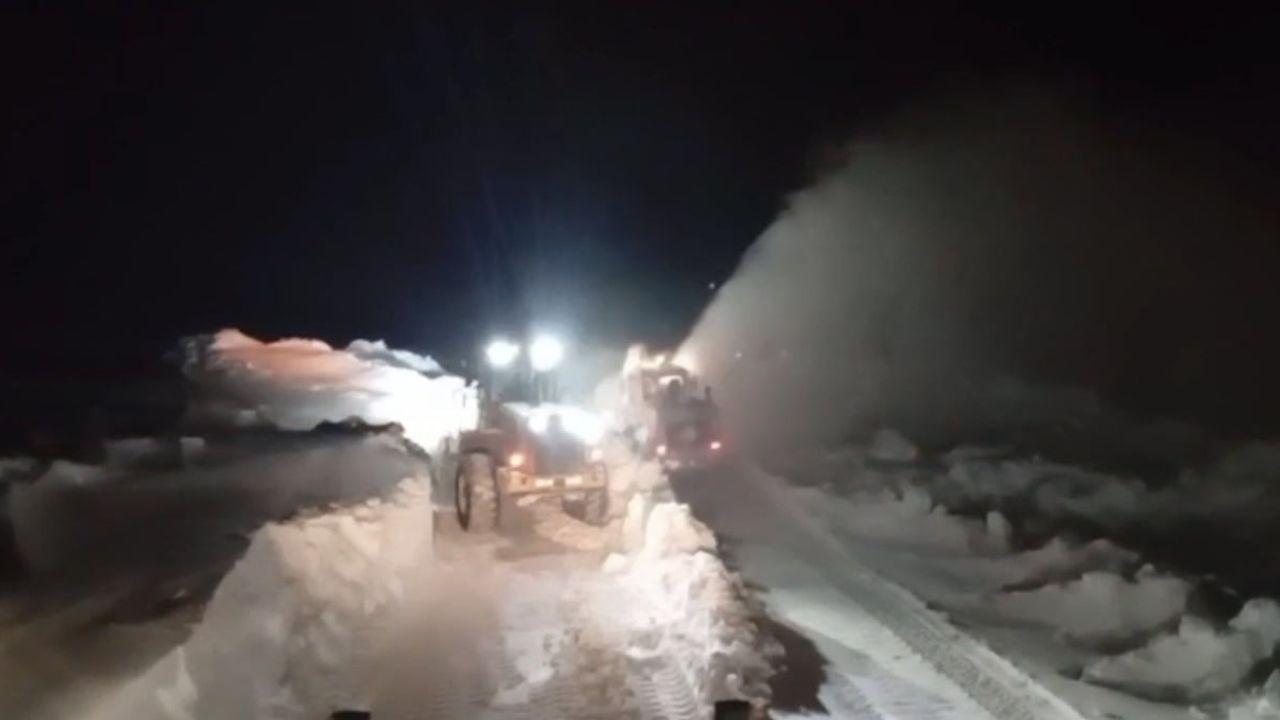 Kars'ta Ağrı-Kağızman Kara Yolu Ulaşıma Açıldı