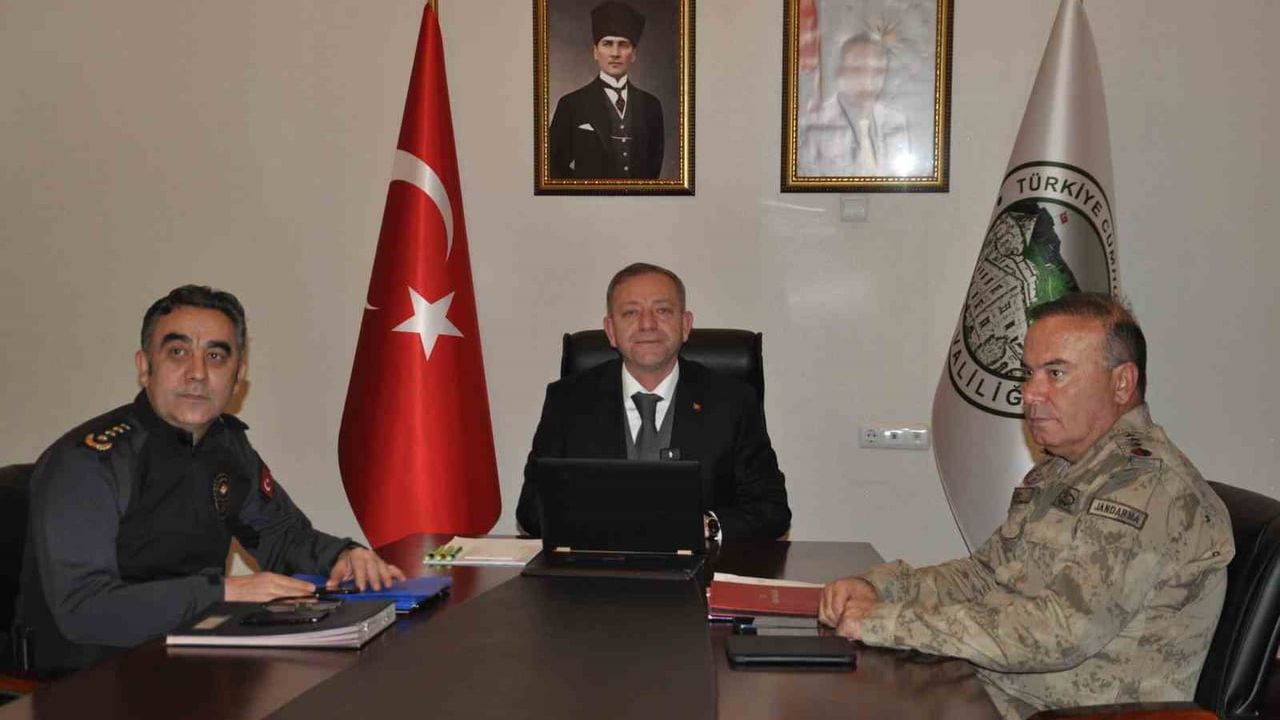 Kars’ta Aralık 2025 Asayiş ve Güvenlik Toplantısı — Vali Ziya Polat
