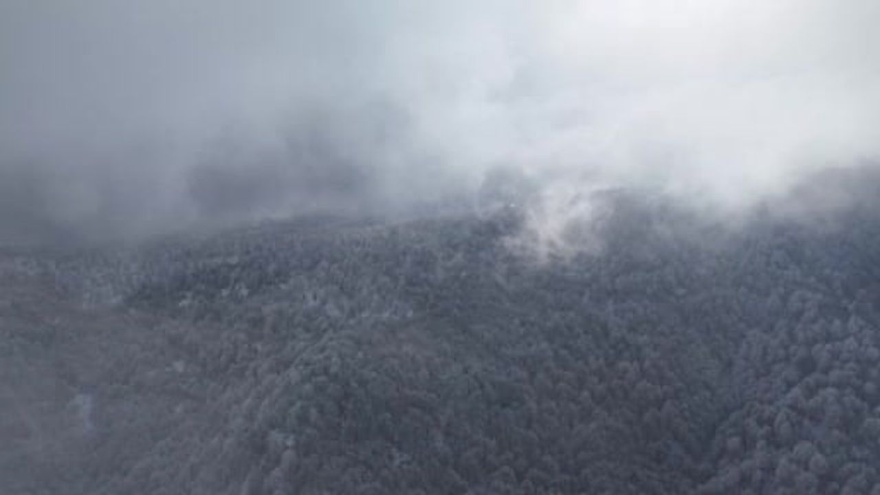 Kartepe'de 50 santimi geçen kar: Sapanca'nın maviliği ve yeşilin büyüleyici buluşması