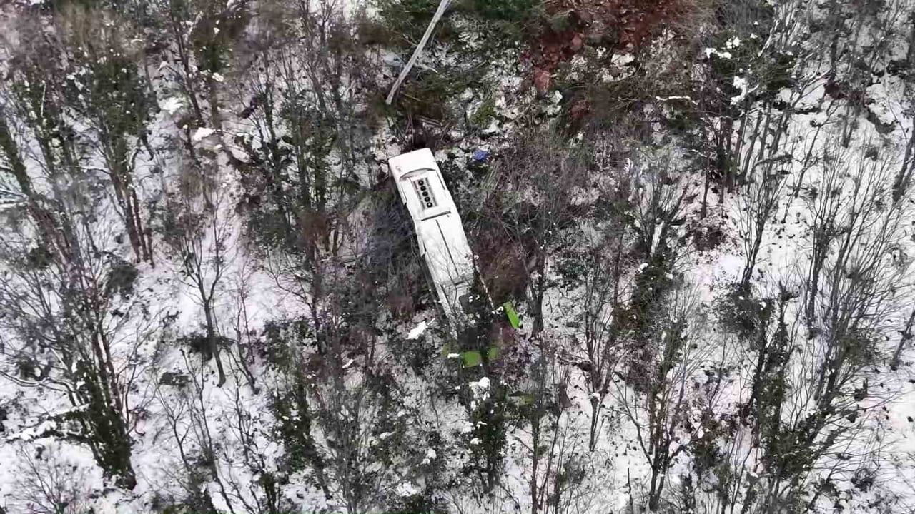 Kartepe'de Otobüs Şarampole Uçtu: 22 Yaralı