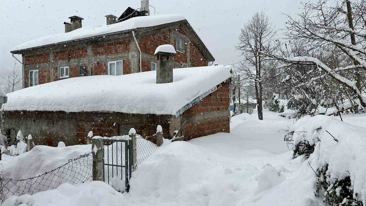 Kastamonu’da Kar Felaketi: 167 Köy Yolu Kapandı