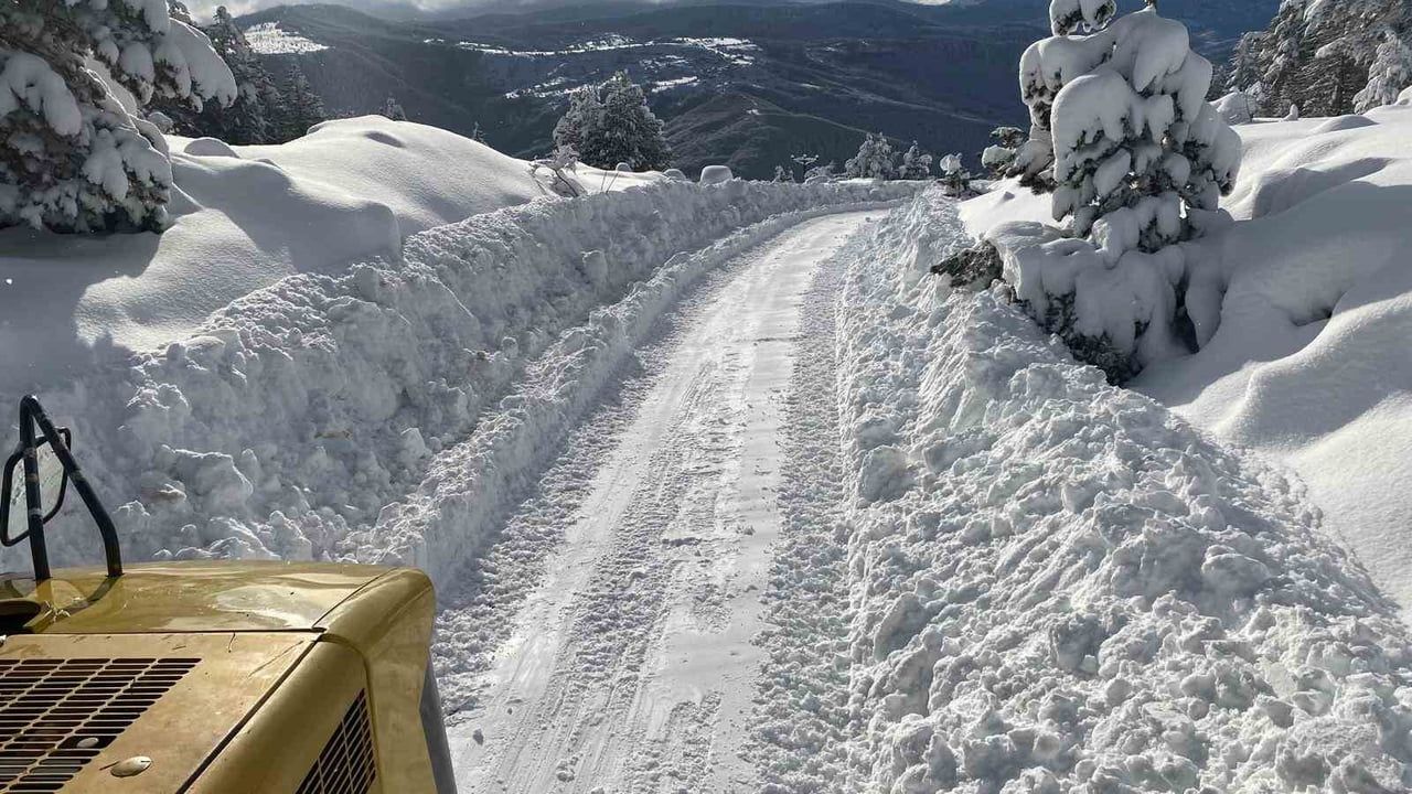 Kastamonu'da Kar Ulaşıma Engel: 611 Köy Yolu Kapalı