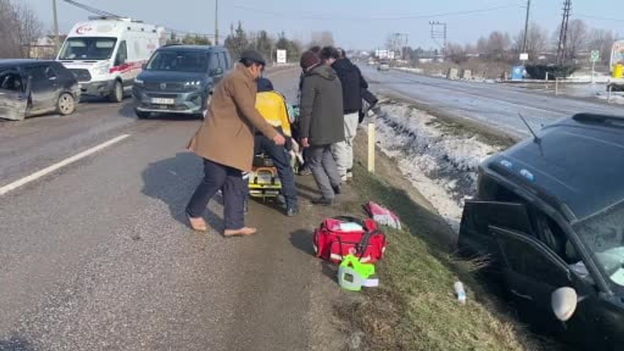 Kastamonu’da Otomobil-Cip Çarpışması: 3 Yaralı