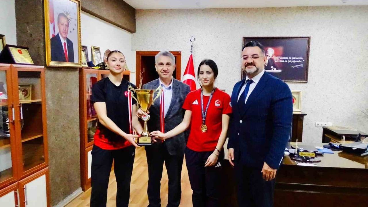 Kaymakam Abay, U20 Şampiyonlarını Ağırladı