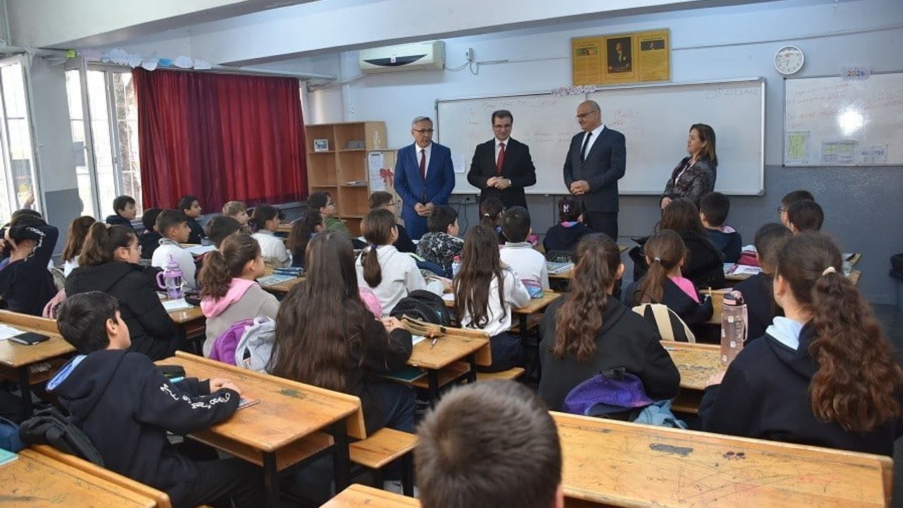 Kaymakam Ali Güldoğan Salihli Milli Egemenlik Ortaokulu'nu Yerinde İnceledi