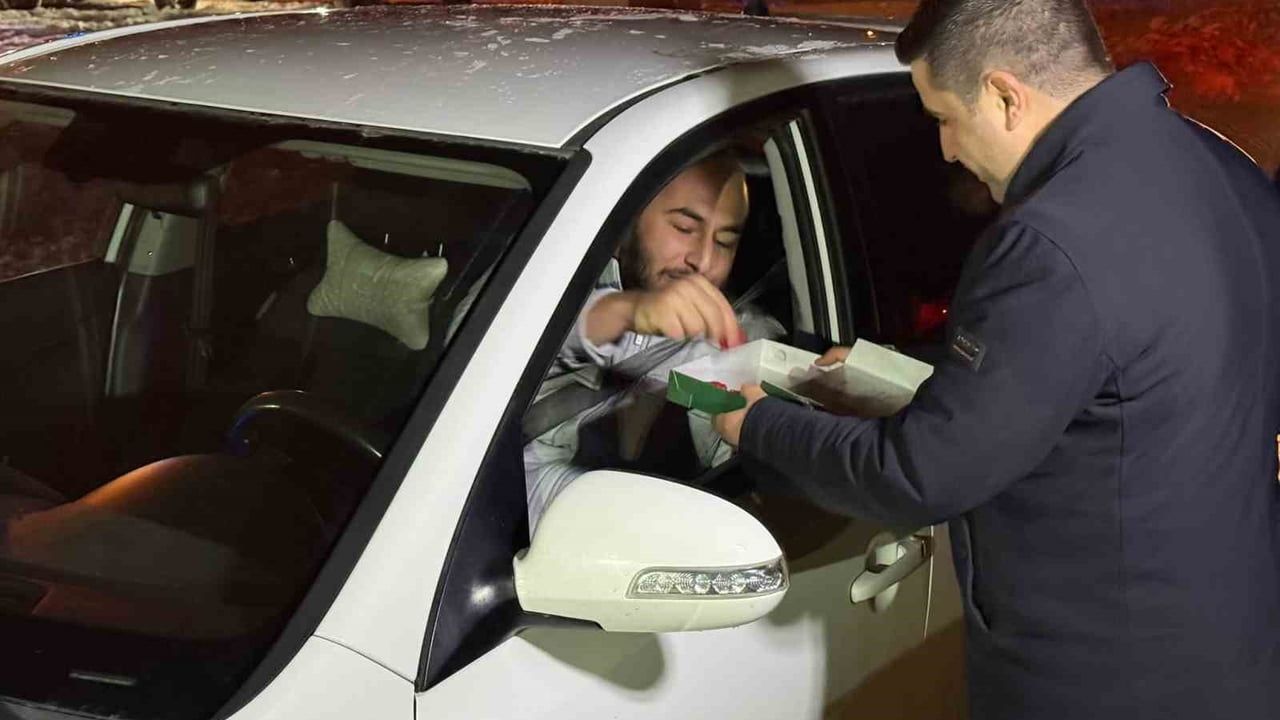 Kaymakam Rahmi Bulut Yeni Yılı Görev Başındakilerle Karşıladı — Özalp, Van