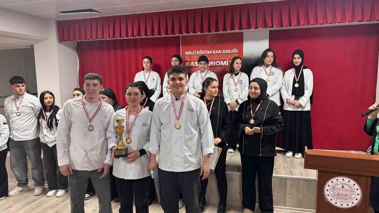 Kaynaşlı Lisesi, Düzce ürünleriyle gastronomide gümüş madalya kazandı