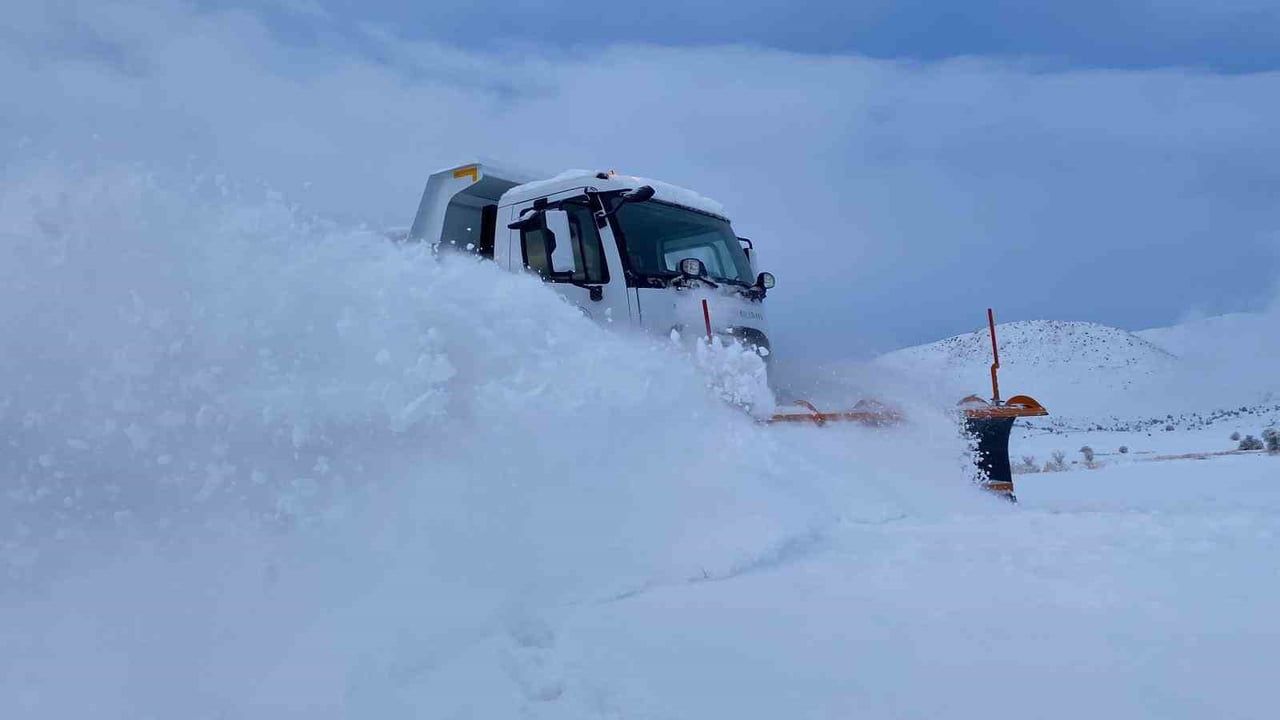 Kayseri Büyükşehir, Karla Mücadelede 10 İlçede 155 Kırsal Mahalle Yolunu Ulaşıma Açtı