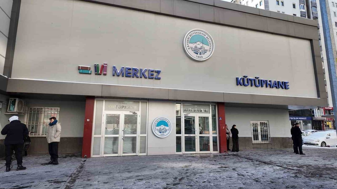 Kayseri Büyükşehir Kütüphaneleri: Soğuk Günlerde Öğrencilerin Sıcak Adresi