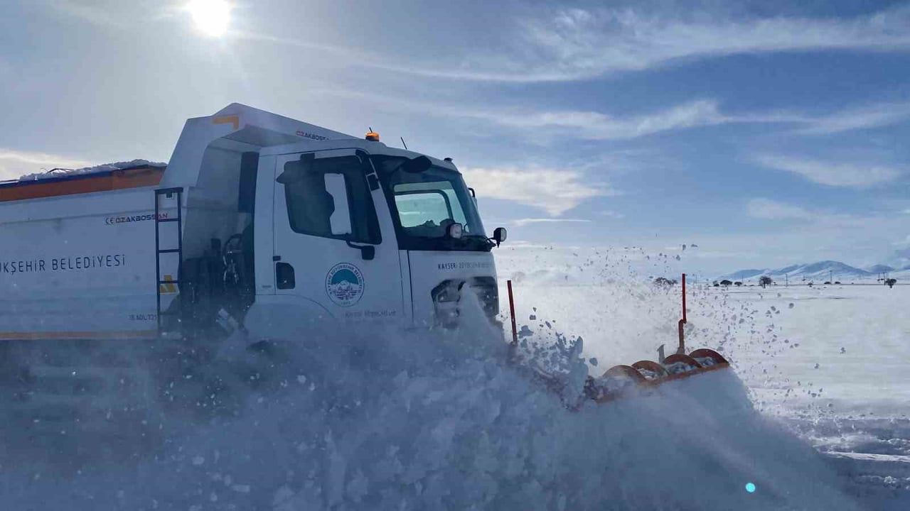 Kayseri'de 333 kırsal mahalle yolu yeniden ulaşıma açıldı