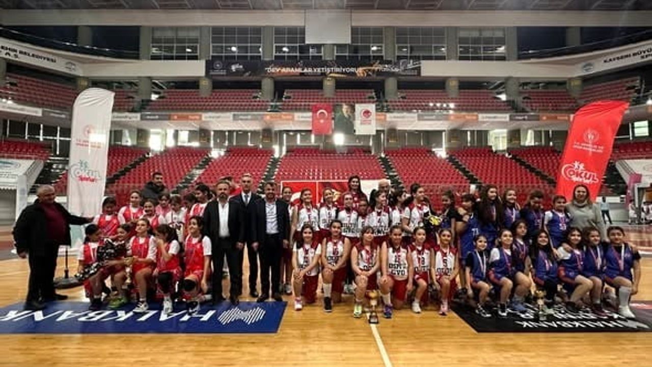 Kayseri'de Basketbol Küçük Kızlar İl Birinciliği Sona Erdi