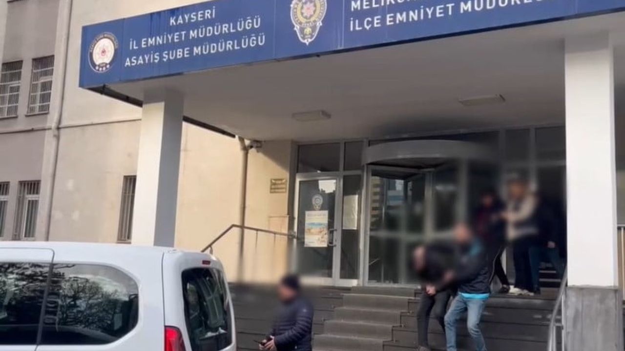 Kayseri'de İş Adamlarını Görüntülerle Şantaj Yapan Çete Çökertildi