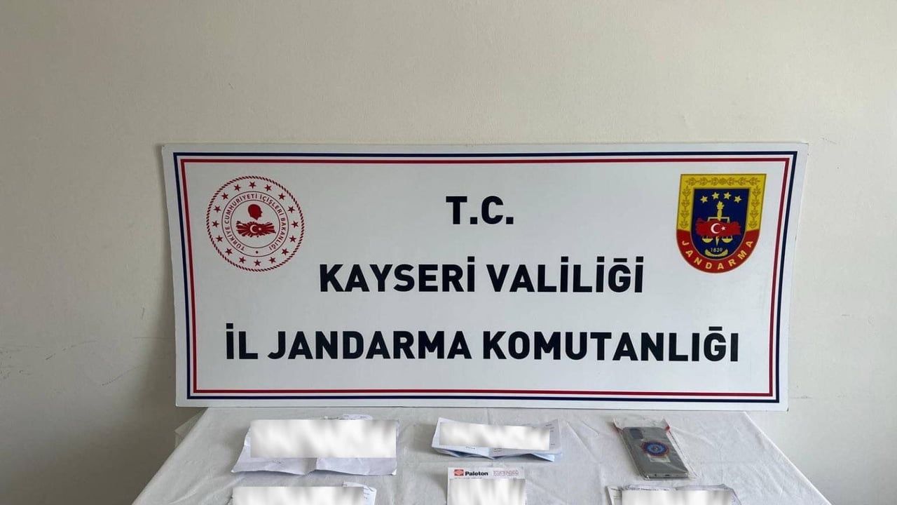 Kayseri'de Jandarma'dan 'Tefeci' Operasyonu: 2 Gözaltı, 17 Senet Ele Geçirildi