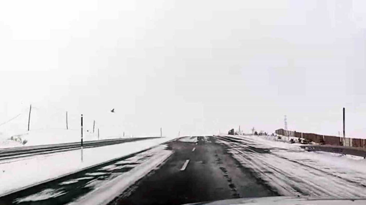 Kayseri'de Kar Ulaşıma Vurdu: Kayseri-Malatya ve Kayseri-Kahramanmaraş Yolları Kapandı