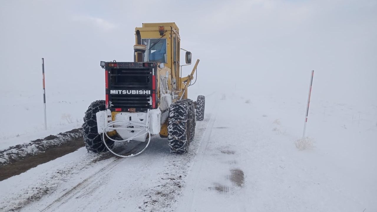 Kayseri'de Karla Mücadele: 126 Mahalle Yolu Ulaşıma Açıldı