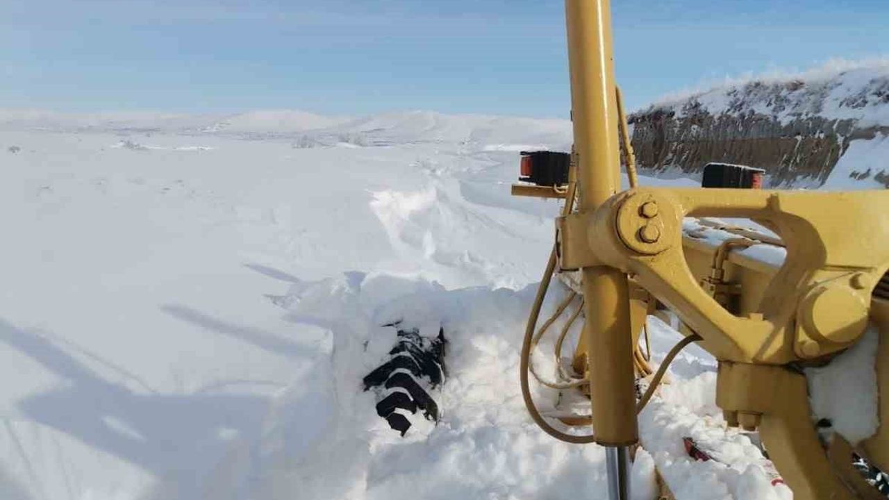 Kayseri'de Kırsalda Kapalı Yol Kalmadı: 11 İlçede 197 Mahalle Ulaşıma Açıldı