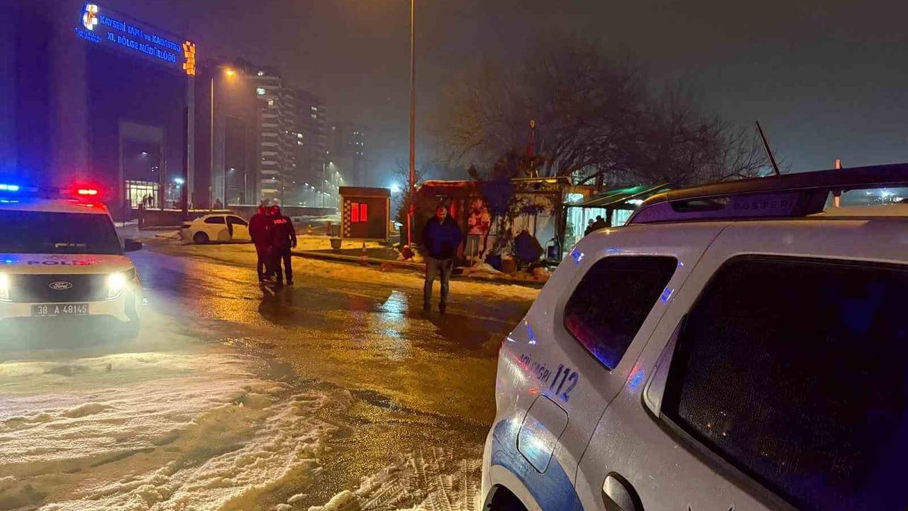 Kayseri'de Oğul Babasının Büfesini Kurşunladı