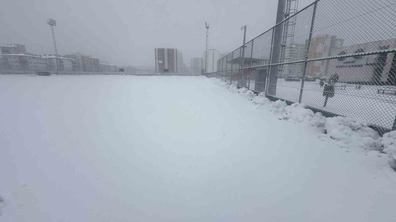 Kayseri'de U18 ve U14 Amatör Maçları Kar Nedeniyle Ertelendi