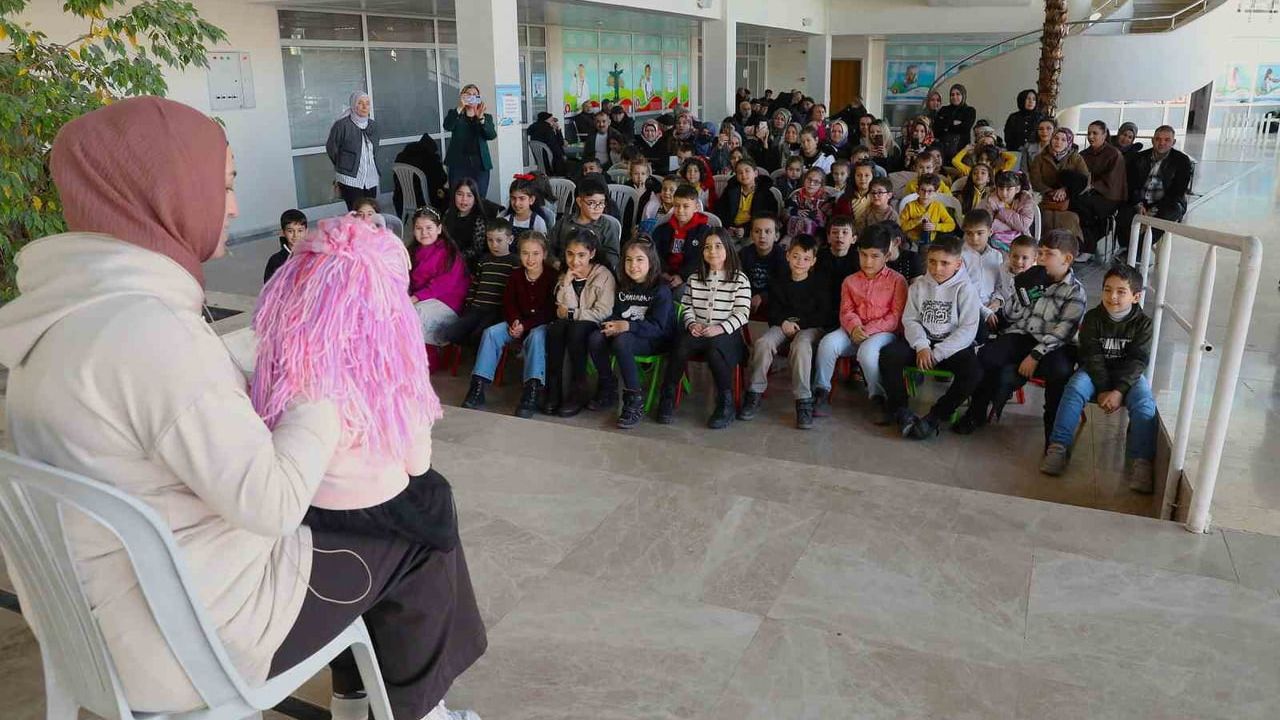 Keçiören ÇEM'in 'Sanatsal Yolculuk' Sergisi Yunus Emre'de