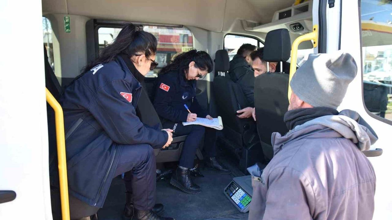 Kepez'te Seyyar Satıcı ve Dilencilere Operasyon