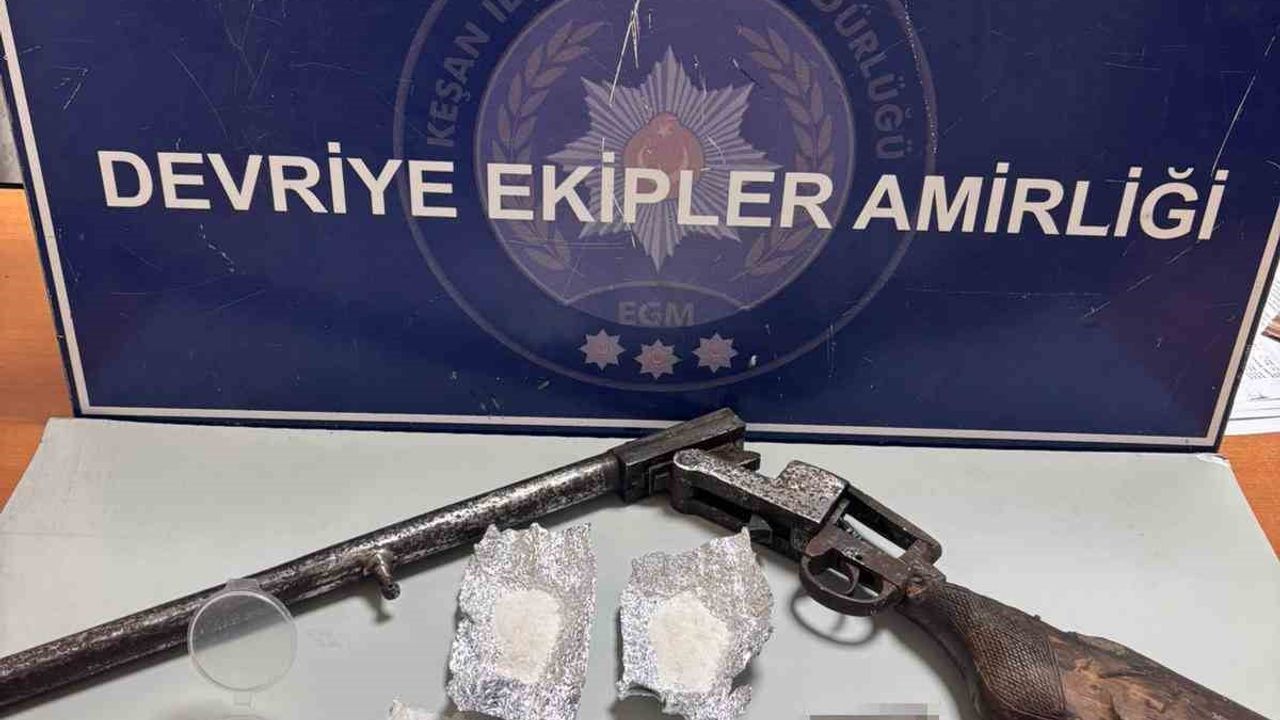 Keşan'da 19 Gram Uyuşturucu ve Ruhsatsız Av Tüfeği Ele Geçirildi