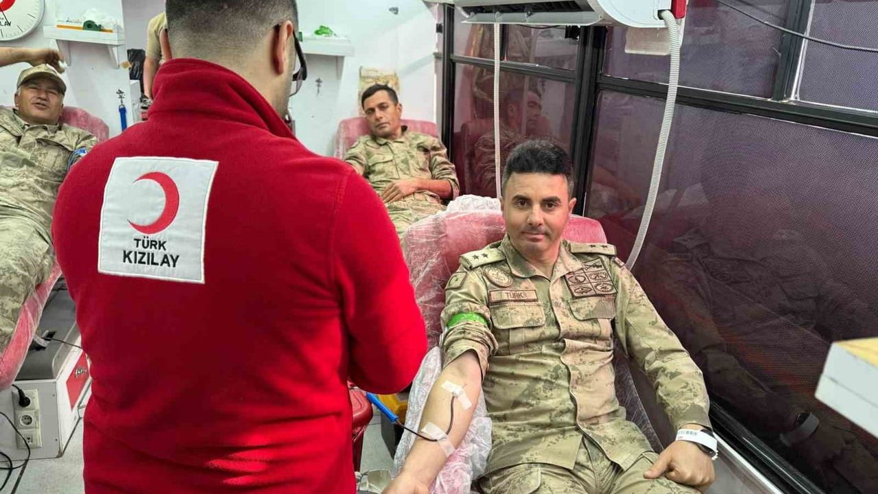 Kilis’te Jandarma, Türk Kızılayı Kan Bağışı Kampanyasına Destek Verdi