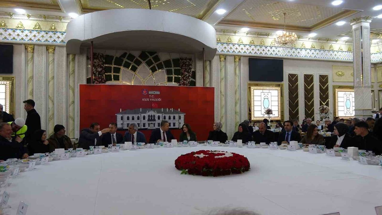 Kilis Valisi Tahir Şahin'e Veda Yemeği — Trabzon Ataması