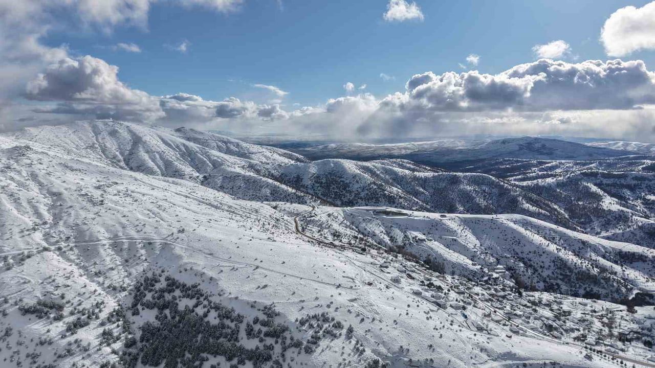 Kırıkkale'de Kar Hasreti Bin 744 Rakımlı Dinek Dağı Zirvesinde Giderildi