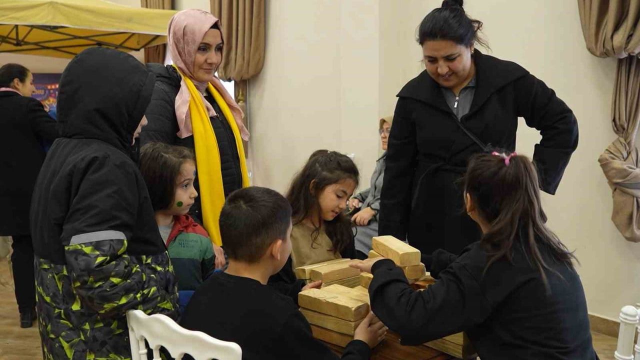 Kırıkkale'de Ücretsiz Çocuk Şenliği'ne Aileler Akın Etti