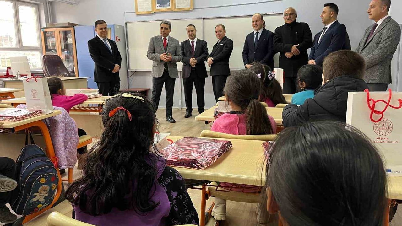 Kırşehir'de 45 bin 941 Öğrenci Karnelerini Aldı — Yarıyıl Tatili Başladı