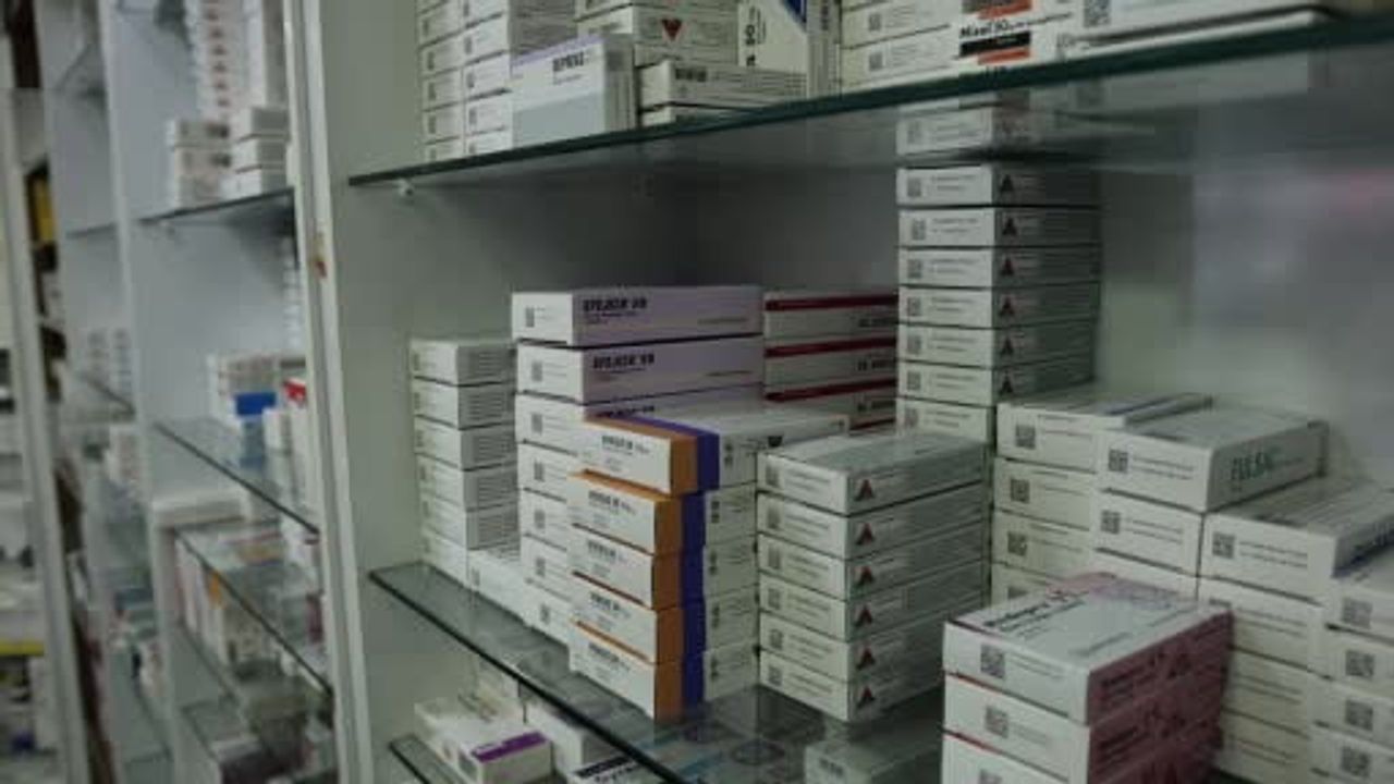 Kırşehir'de Antibiyotik Kıtlığı: Küresel Tedarik ve Yanlış Kullanım