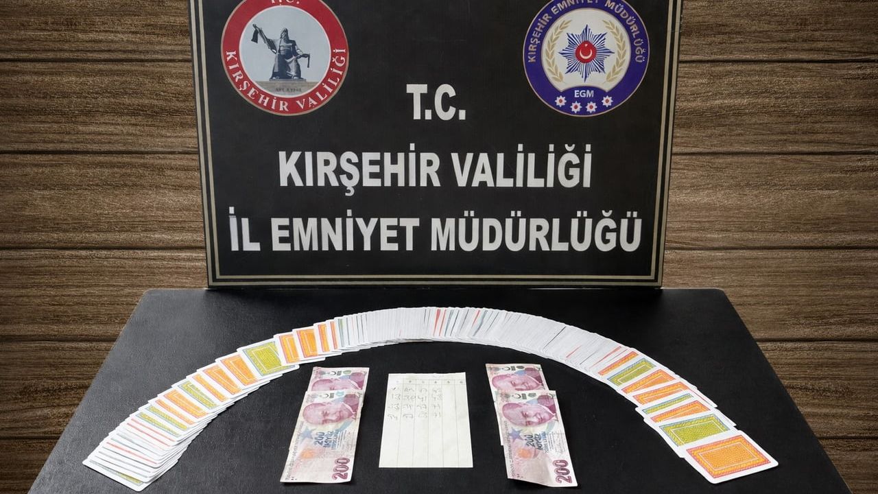 Kırşehir'de Kahvehaneye Kumar Operasyonu: 4 Şüpheliye 46 bin 416 TL Ceza