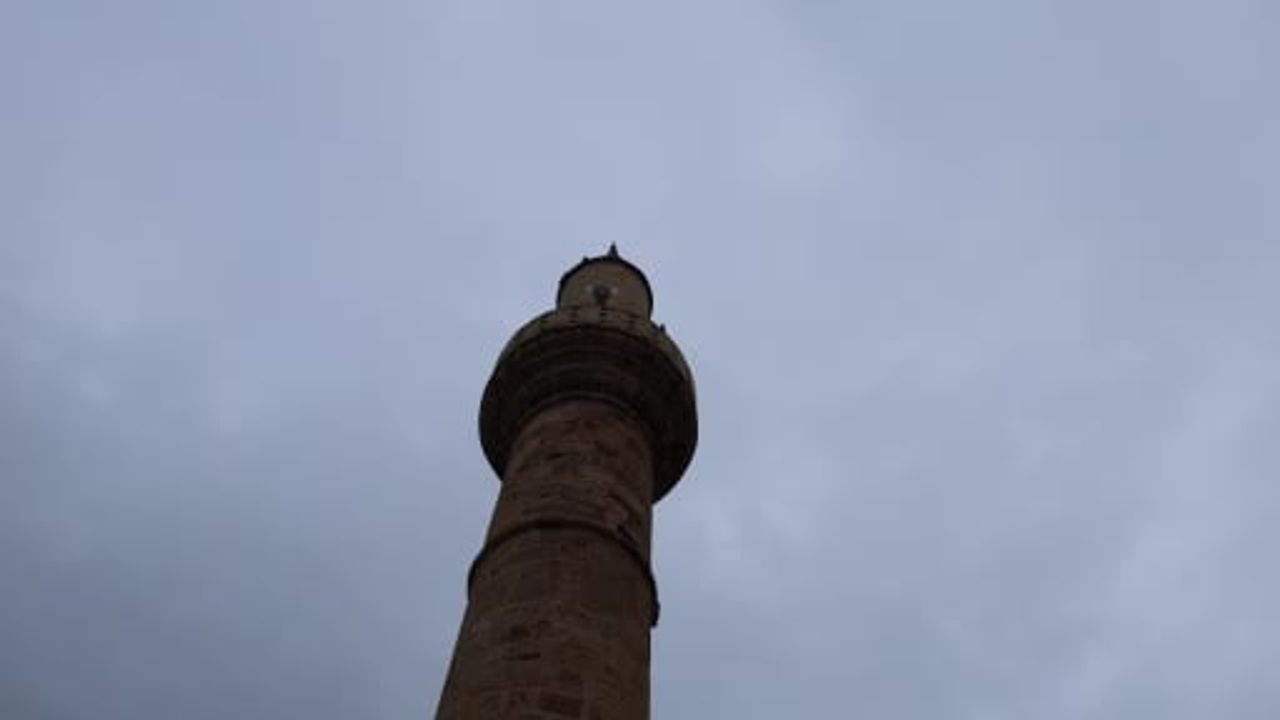 Kırşehir'de Kapucu Camii Güvercinlerin Yuvası Oldu