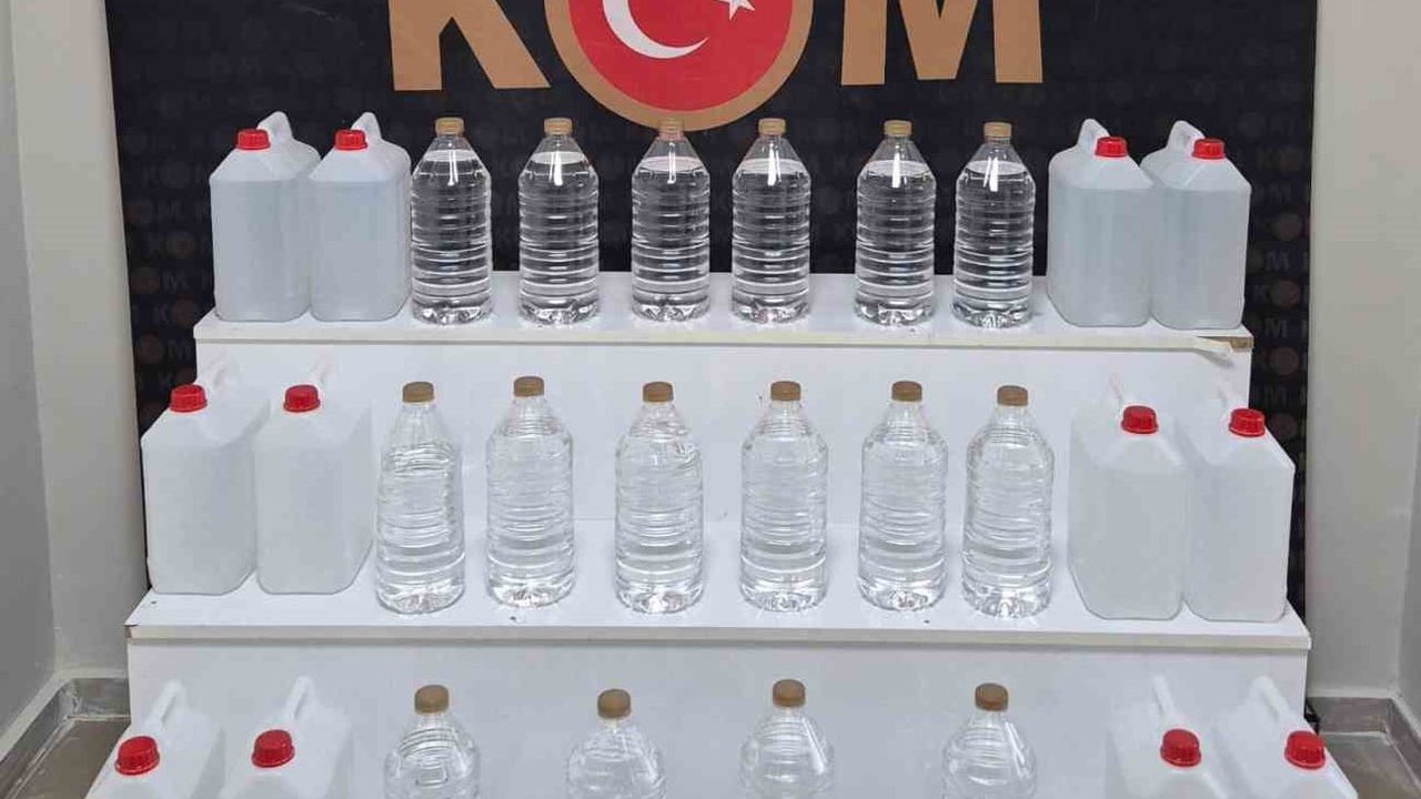 Kırşehir'de Kargo Gönderisinde 80 Litre Etil Alkol Ele Geçirildi