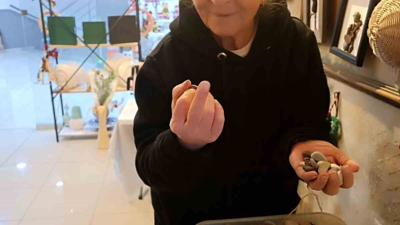 Kırşehir'de taş süsleme ustası Mine Kiper: Çırak yok, meslek tehlikede