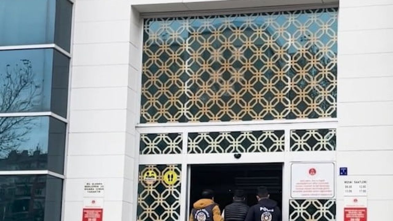 Kırşehir'de Zararlı Yazılımla Hesapları Boşaltan 2 Kişi Tutuklandı