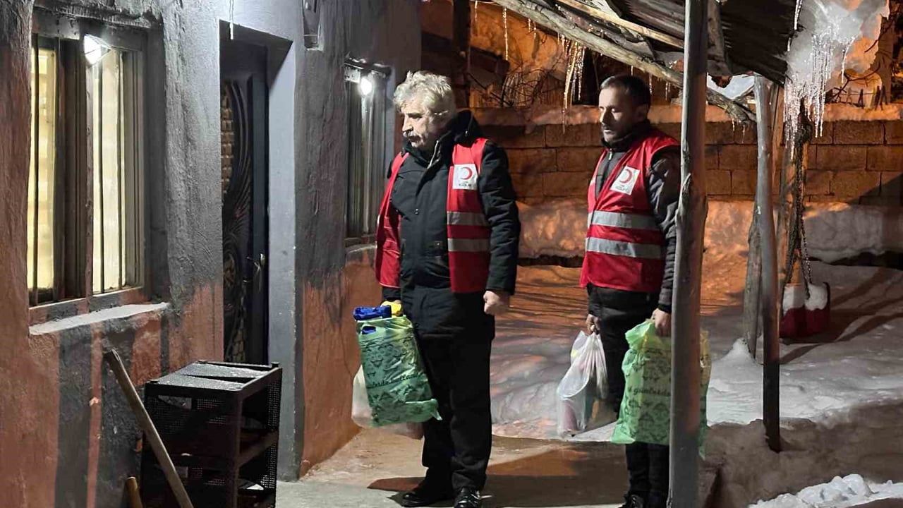 Kızılay'dan Muradiye'de İyilik Seferberliği