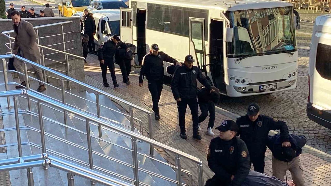 Kocaeli'de DEAŞ ve El Kaide Operasyonu: 11 Şüpheli Adliyeye Sevk Edildi