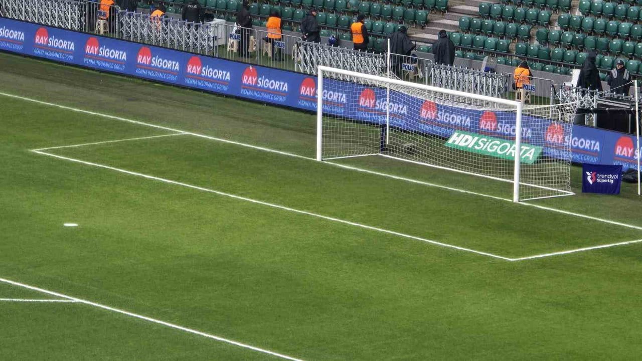 Kocaeli Stadyumu Zemini Maça Hazır