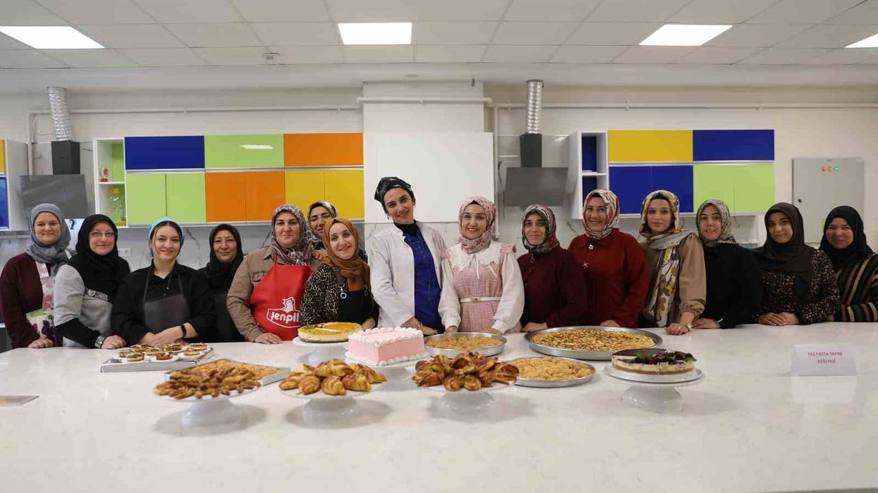 Kocasinan Akademi’de Yaş Pasta Atölyesi: Kadınlar Üretiyor, Kazanıyor
